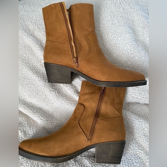 NWT SO® Women's Old Fashion Fringe Cowgirl Western Boots Size:9.5, Color: Cognac - Picture 2 of 5